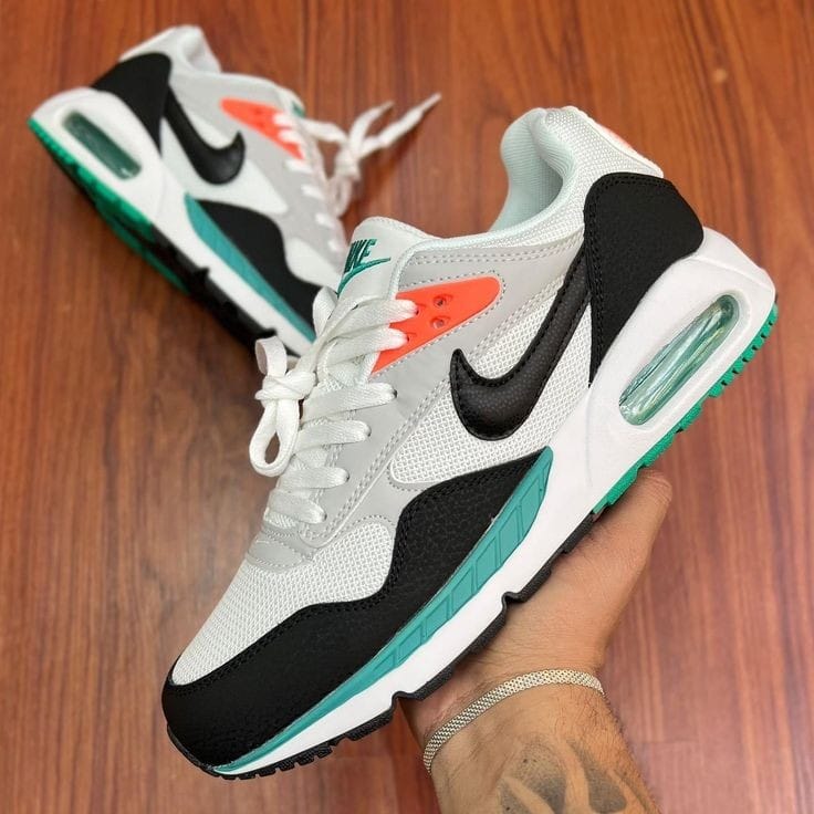 NIKE AIR MAX